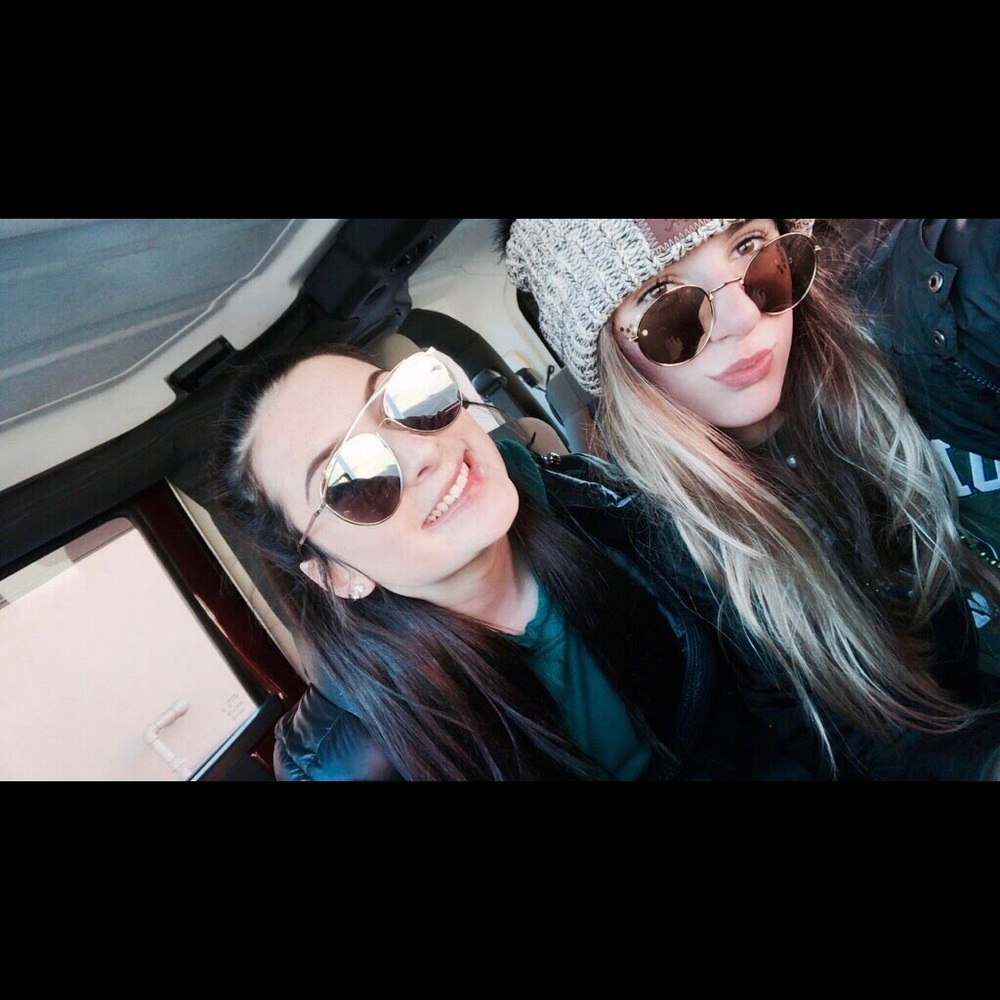 Meet your Posher, Cara